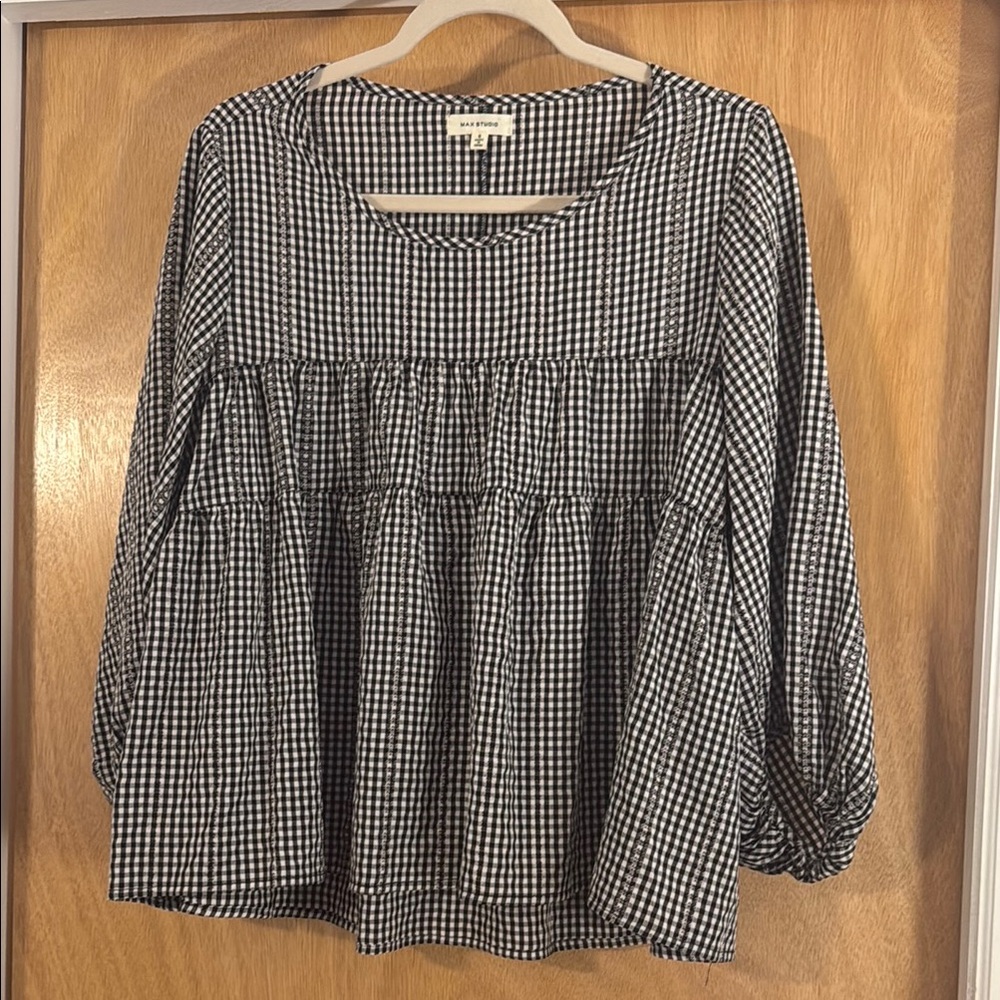 Universal Thread Black and White 3/4 Sleeve Boxy Blouse